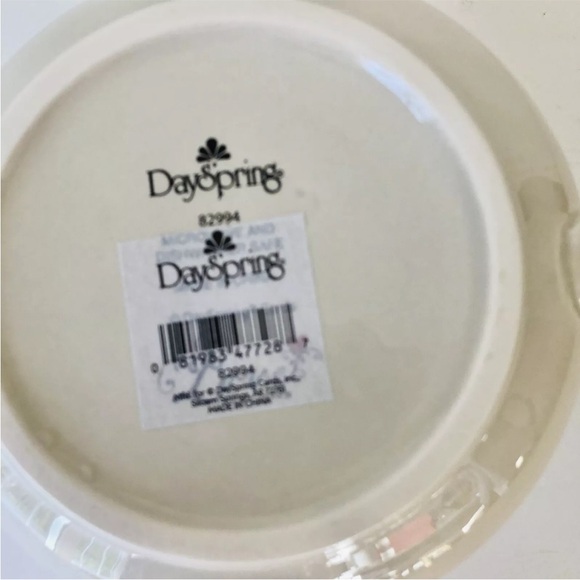 Day Spring Love Came Down - Not greater love than Jesus. Teapot Crem/Gold color - Picture 9 of 11